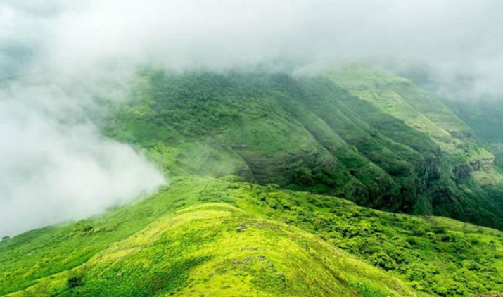 MULLAYANAGIRI TREK